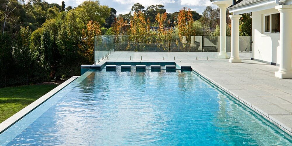 How Do Infinity Pools Work?