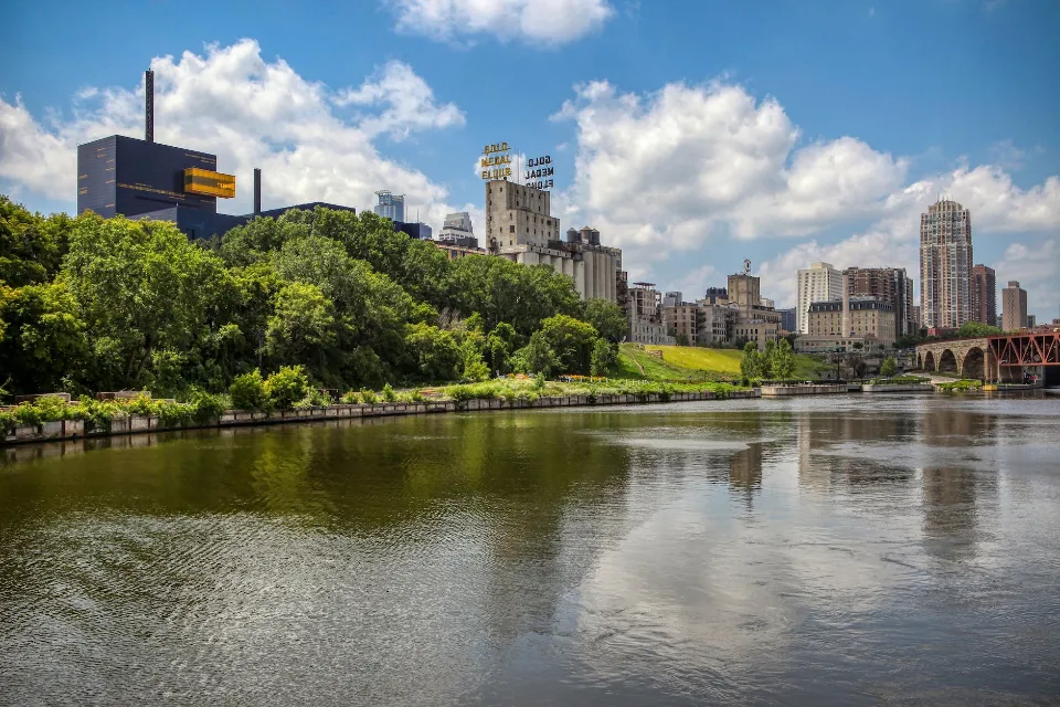 Is It Safe to Swim in the Mississippi River - Possible Challenges